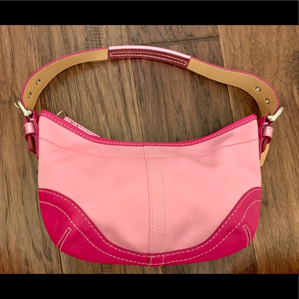 PINK Coach small hobo bag 🎀